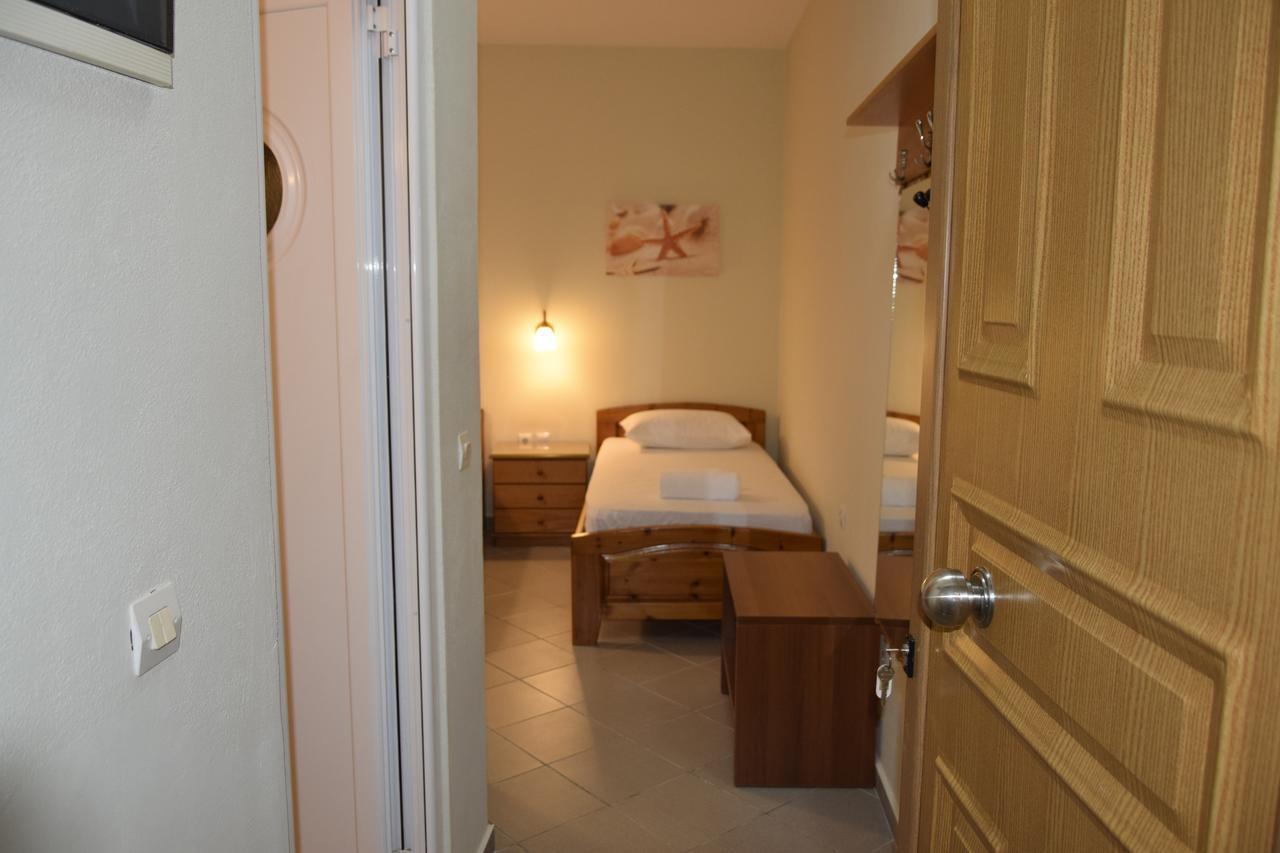 Zotos Apartment Himare Ngoại thất bức ảnh